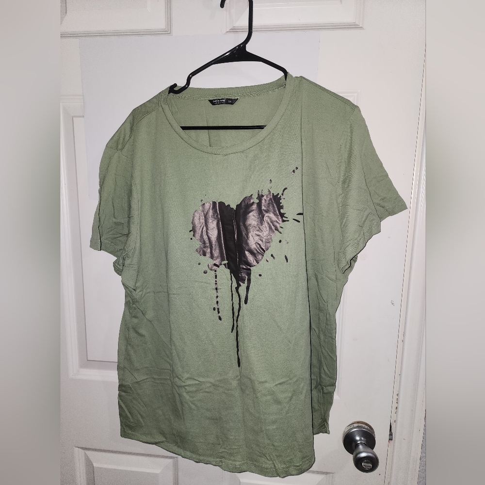 SHEIN Olive Green Short Sleeve Tee with Black Heart Graphic